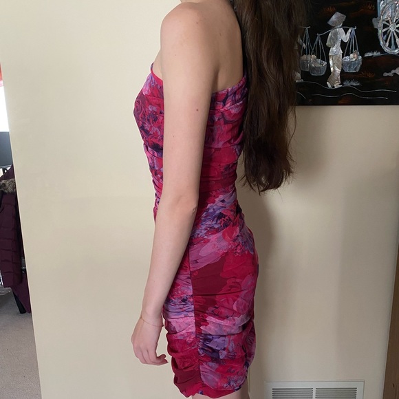 NWT Chi Chi London Pink Floral One Shoulder Mini Dress US 2 / UK 6 - Picture 2 of 5